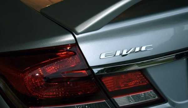 Как правильно зафиксировать эмблему на автомобиле после приклеивания