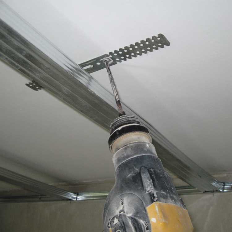 Как приклеить гипсокартон к стене