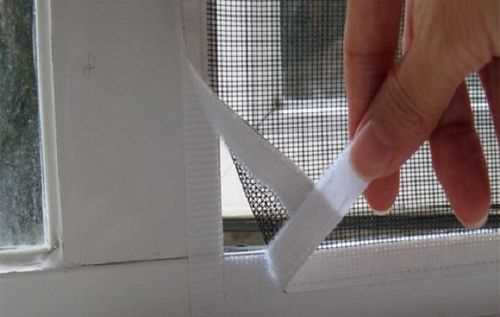 Подготовка поверхности окна перед монтажом сетки