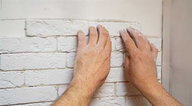 Как приклеить плитку на гипсовую штукатурку