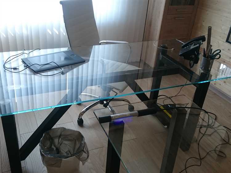 Нанесение клея: толщина слоя, распределение, инструменты