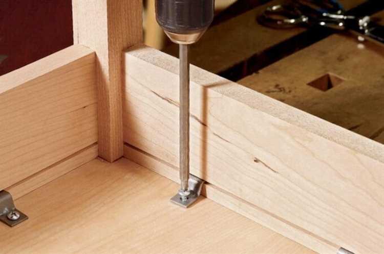 Подготовка стеклянной поверхности перед приклеиванием