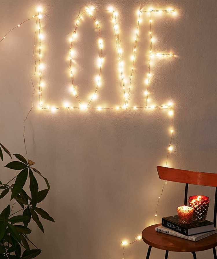 Применение монтажной ленты для фиксации гирлянды без сверления