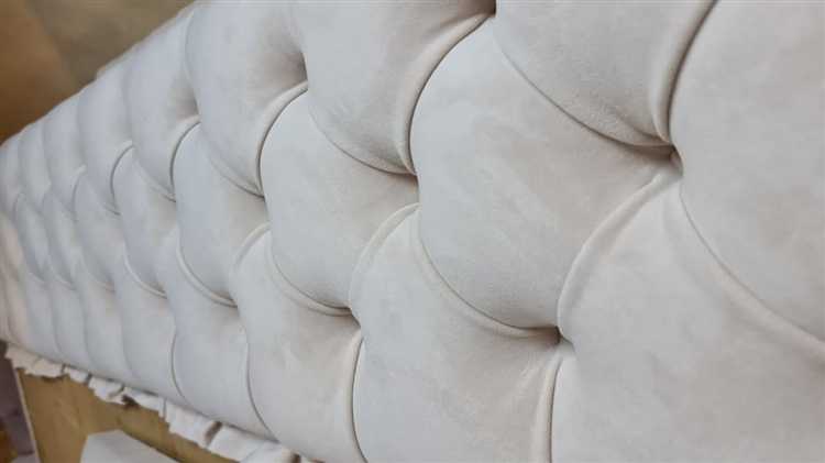 Подготовка отверстий в основании под установку крючков