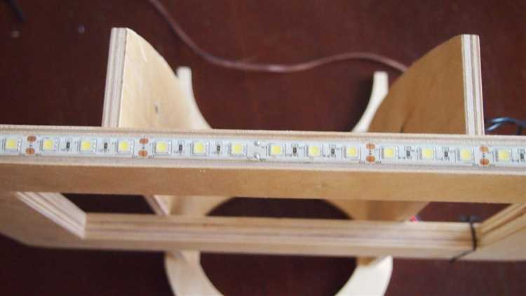 Крепление ленты на саморезы с шайбами: когда применять и как избежать повреждений