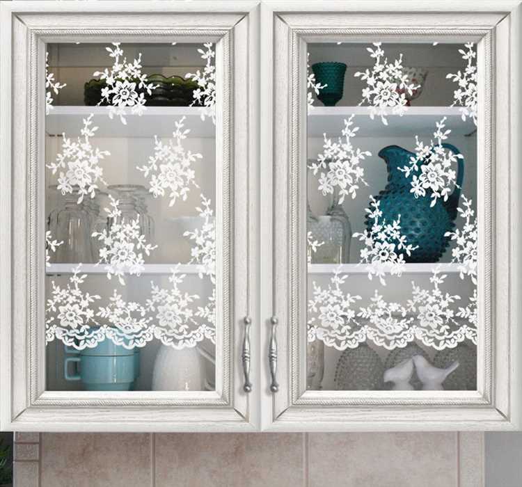 Крепление ткани с помощью статического электричества и водного раствора