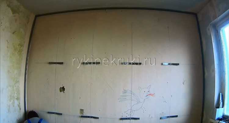 Как прикрутить полку к бетонной стене Как прикрутить полку к бетонной стене