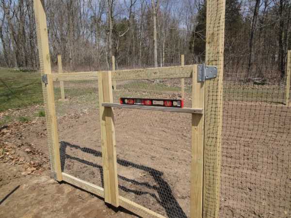 Подготовка калитки и петель перед приваркой