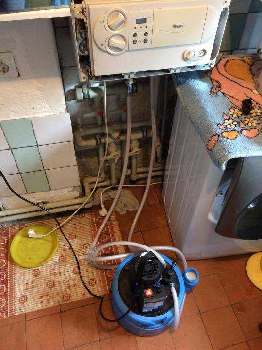 Проверка состояния теплообменника после промывки и удаление остатков загрязнений