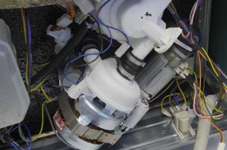 Тестирование прессостата с использованием мультиметра и вакуумного насоса