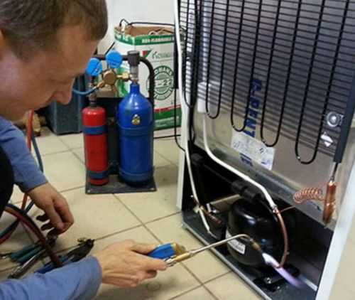 Измерение температуры в холодильной и морозильной камерах