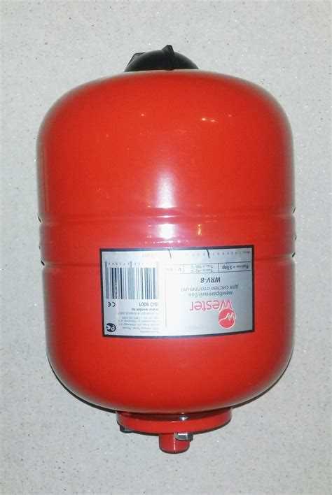 На что влияет давление воздуха в расширительном баке