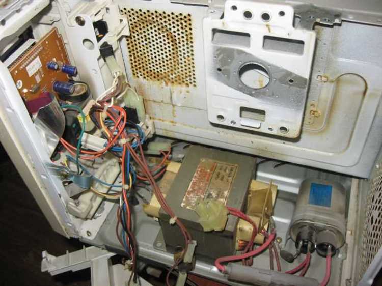 Извлечение механизма блокировки дверцы