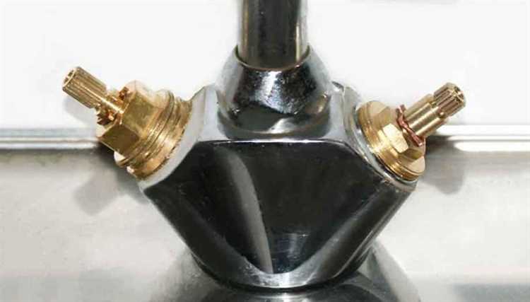 Как аккуратно извлечь кран буксу из корпуса смесителя