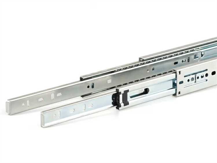 Осмотр и очистка шарикового механизма от загрязнений