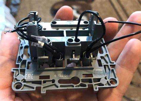 Как разобрать выключатель legrand с двумя клавишами Как разобрать выключатель legrand с двумя клавишами