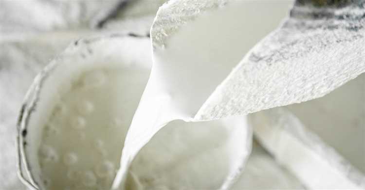 Отстаивание и процеживание известкового раствора перед нанесением