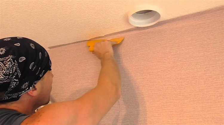 Удаление излишков обоев и обработка краев