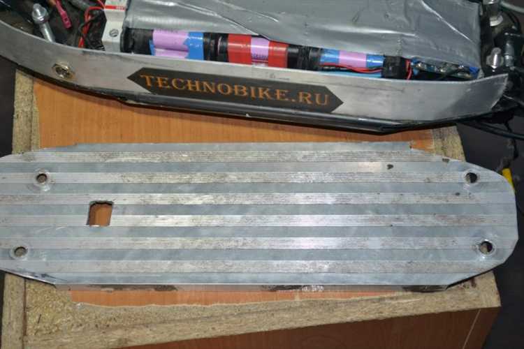 Установка системы управления: ручка газа, дисплей, тормоз