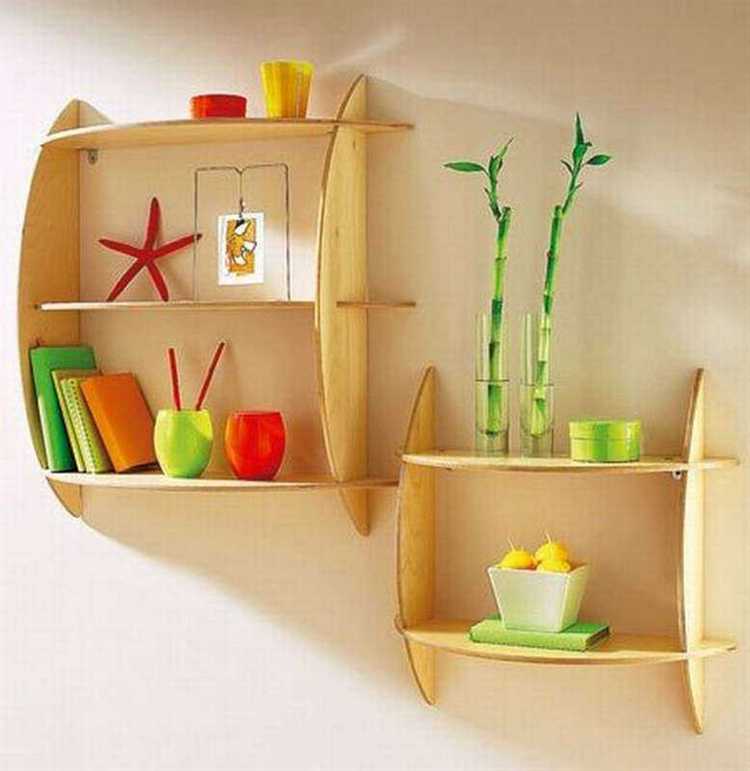 Как сделать на двери полочки