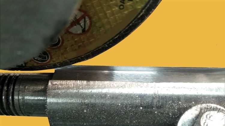 Как настроить глубину и подачу при фрезеровке паза