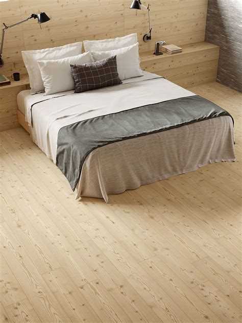 Регулярная очистка плитки от наледи, мха и загрязнений