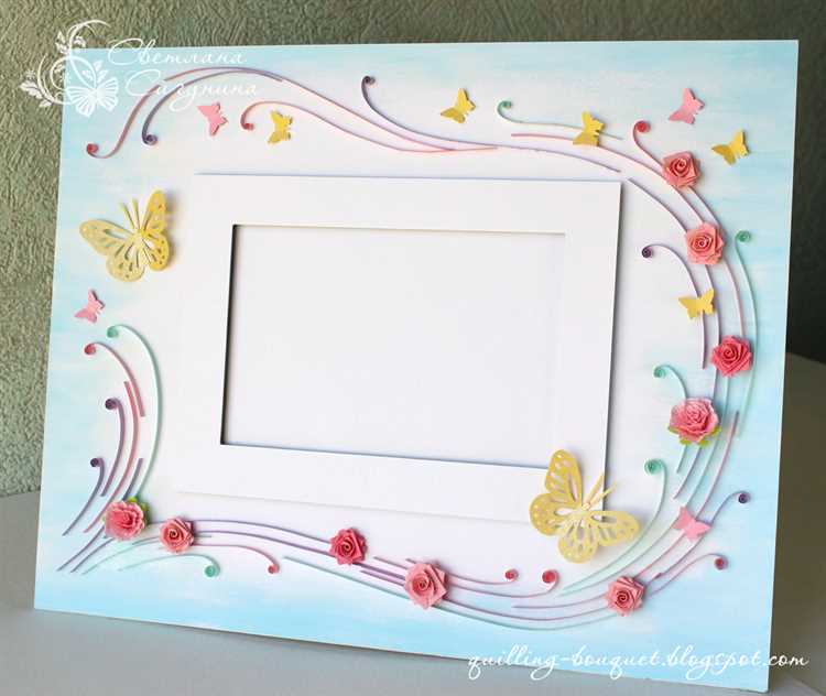 Как повесить бумажную рамку на стену или поставить на подставку