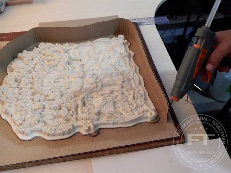 Извлечение готовой силиконовой формы без повреждений