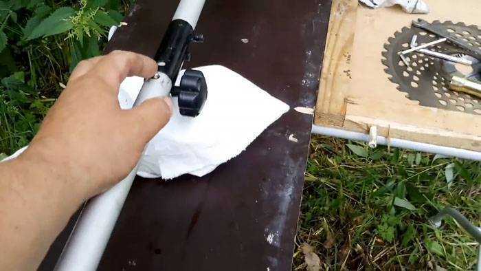 Как смазать вал в штанге триммера