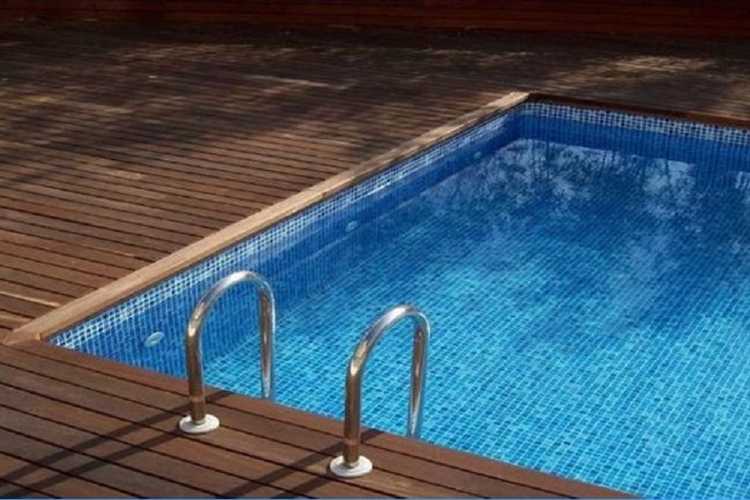 Укрепление краёв чехла люверсами, тесьмой или кантом