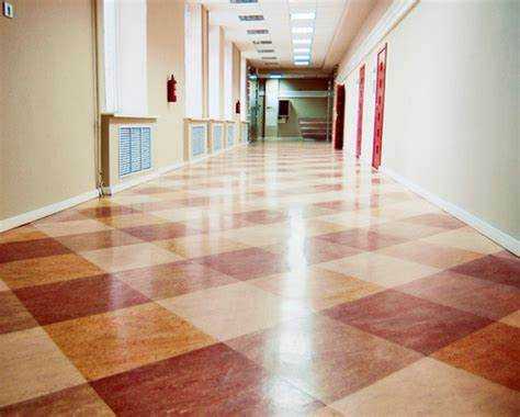 Как уложить линолеум вокруг дверных проемов и порогов