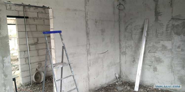 Подготовка стены к покраске или поклейке обоев после выравнивания