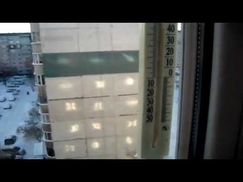 Крепление термометра с помощью двустороннего скотча