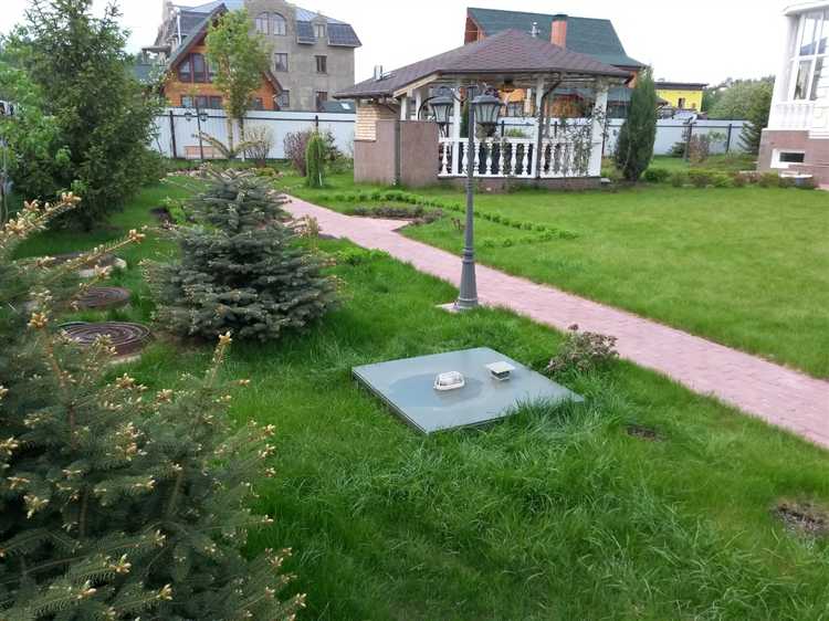 Встроенные элементы ландшафта: альпийские горки и мини-водоемы рядом с колодцем