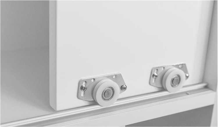 Регулировка положения дверей после монтажа роликов