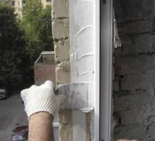 Сколько нужно пены для установки входной двери