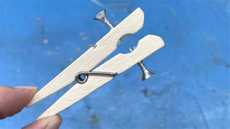 Как ровно повесить полку без уровня