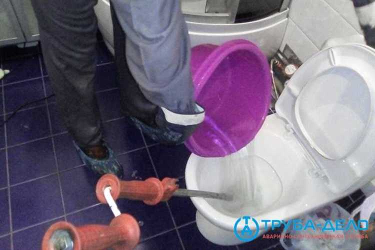 Когда стоит вызывать управляющую компанию или ЖЭК
