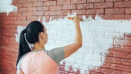Чем лучше штукатурить кирпичные стены внутри дома