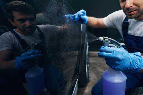 Удаление жира с металлических поверхностей с помощью лимонного сока