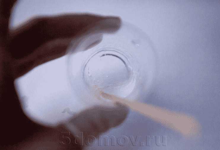 Можно ли красить отвердевшую эпоксидную смолу и чем