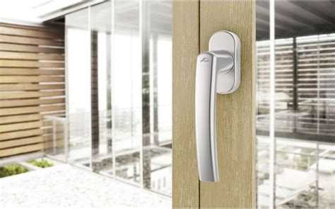 Монтаж раздвижных конструкций из полимерных материалов