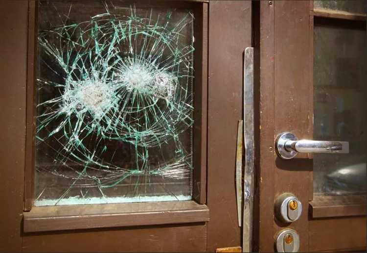 Декоративные вставки из поликарбоната: прочность и безопасность