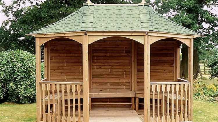 Применение профнастила в строительстве дачной беседки