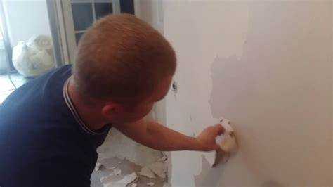 Чем наносить акриловую краску на стены Чем наносить акриловую краску на стены