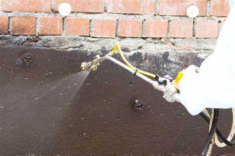 Подбор шпателей и их типы для работы с битумной мастикой