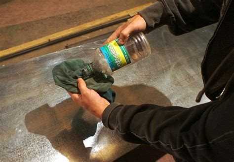 Нюансы работы с профессиональными обезжиривателями для металлов