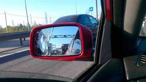 Подходит ли спирт для обезжиривания зеркала перед монтажом