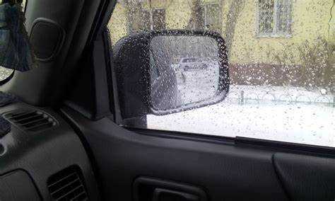 Допустимо ли применение уксуса перед приклеиванием зеркала