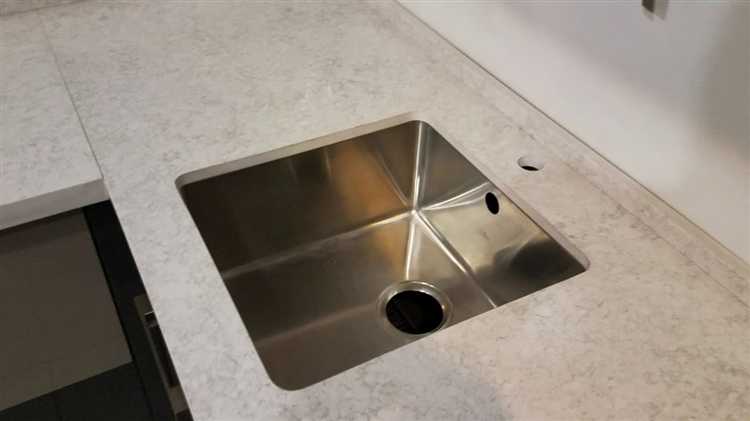 Чем обработать спил столешницы под мойку от воды